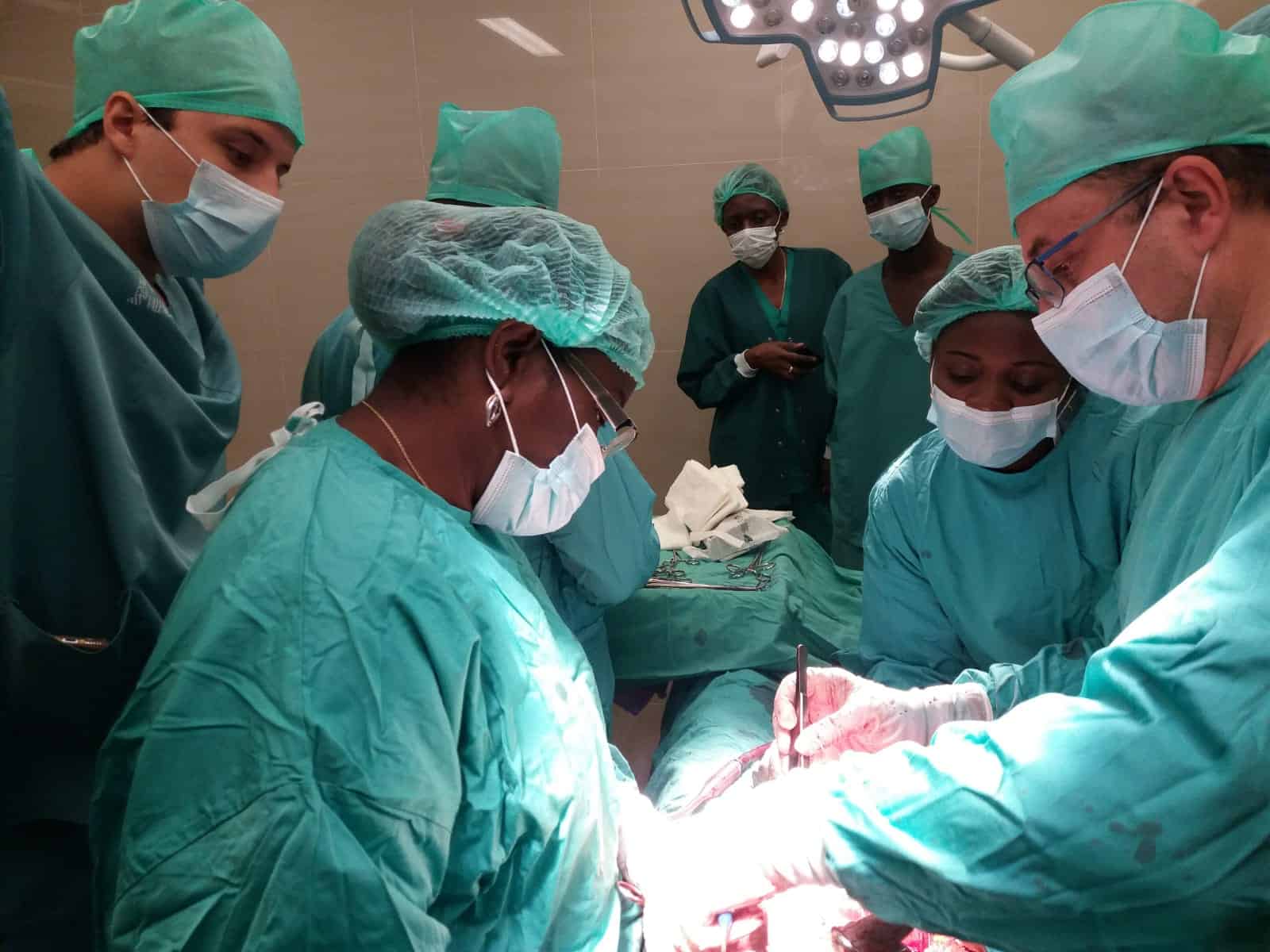SIN DINERO NO HAY MEDICINA EN GRAN PARTE DEL MUNDO